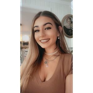 Meet your Posher, Alyssa